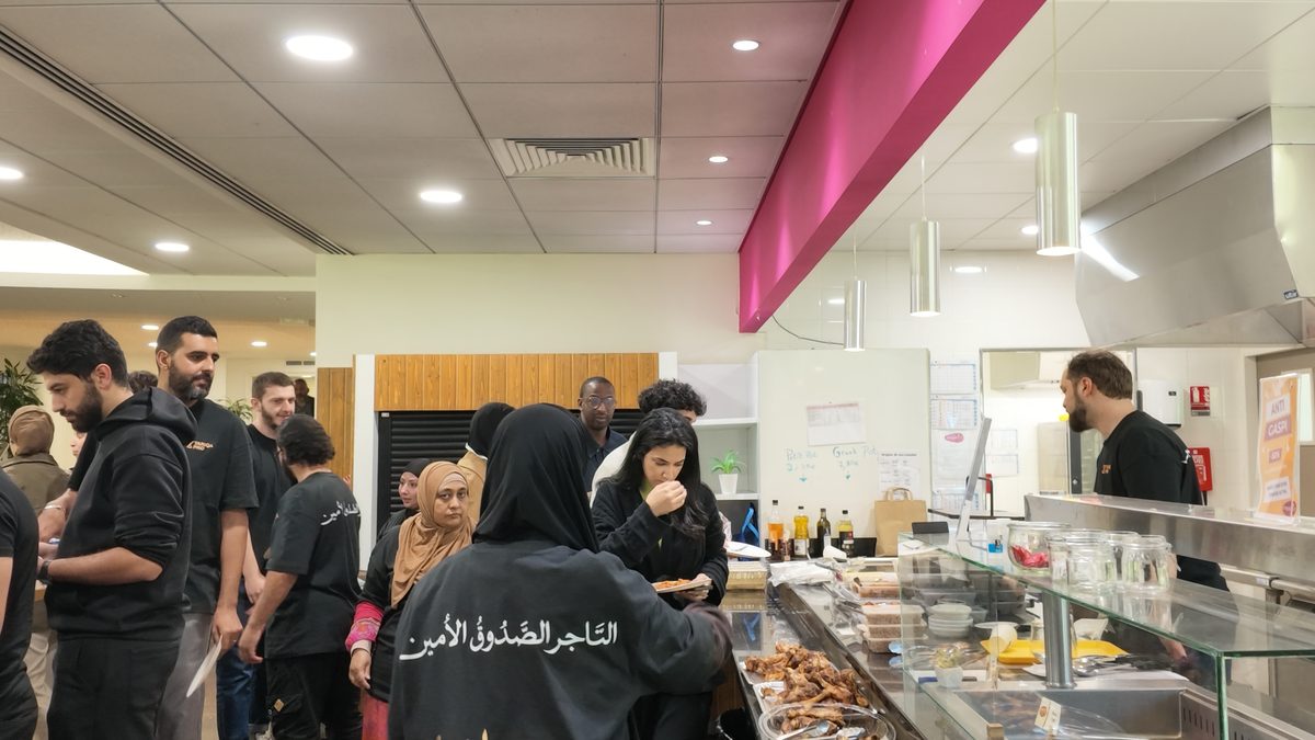Repas partagé lors d'une rencontre du Collectif Tariqa Pro